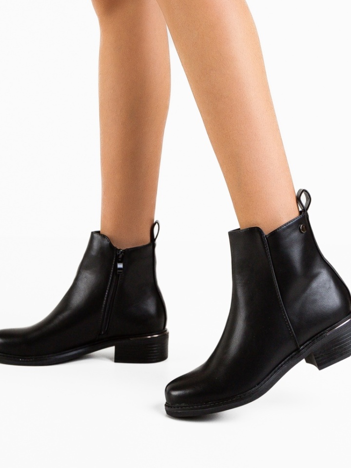 Ghete dama Khayra Negre