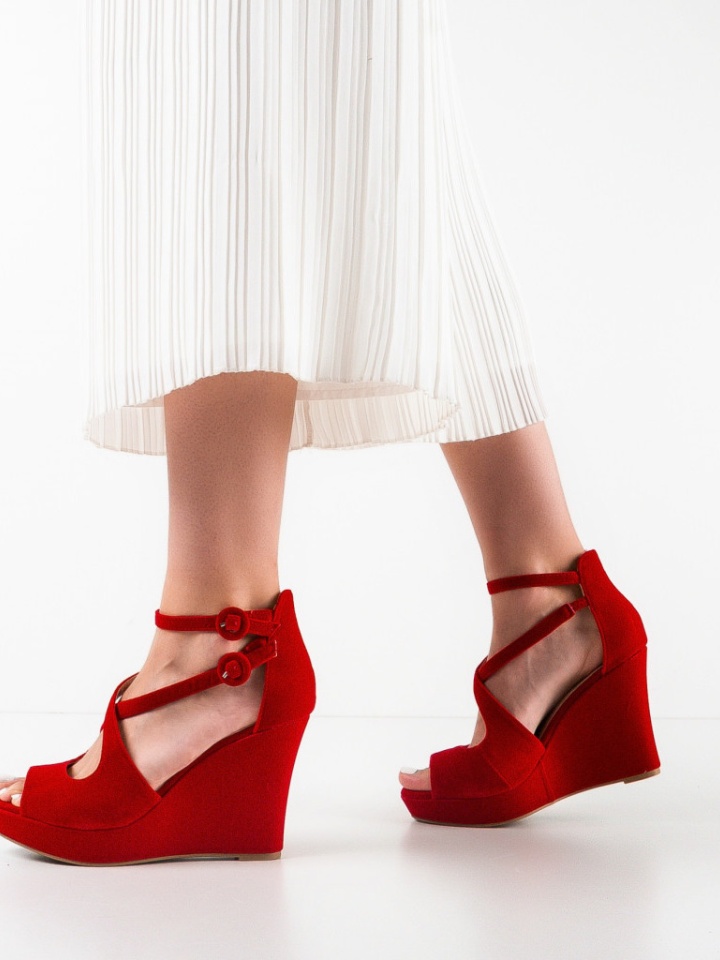 Platforme dama Roj Rosii