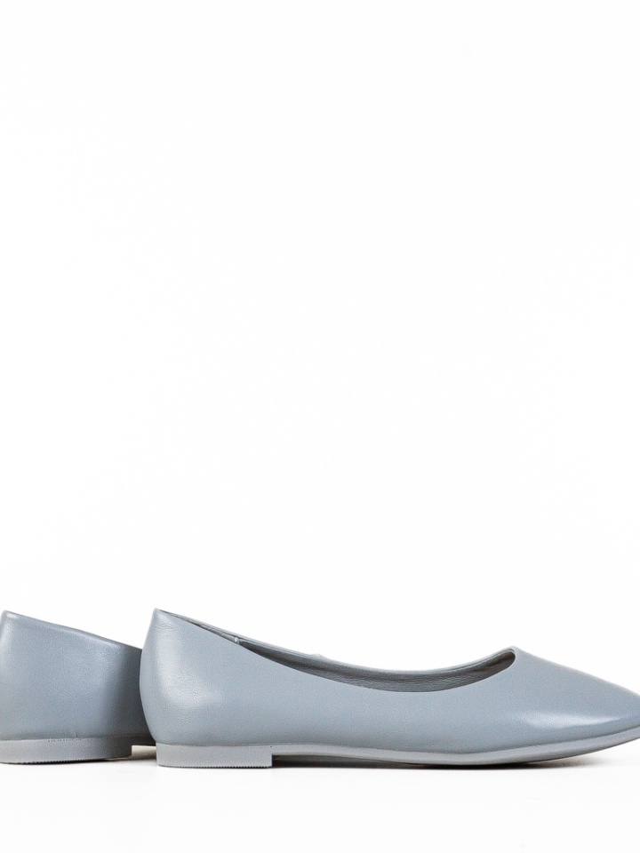 Balerini dama Ratap Albastri