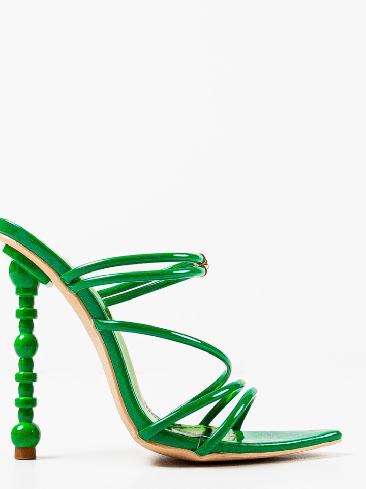 Saboti dama Owen Nude