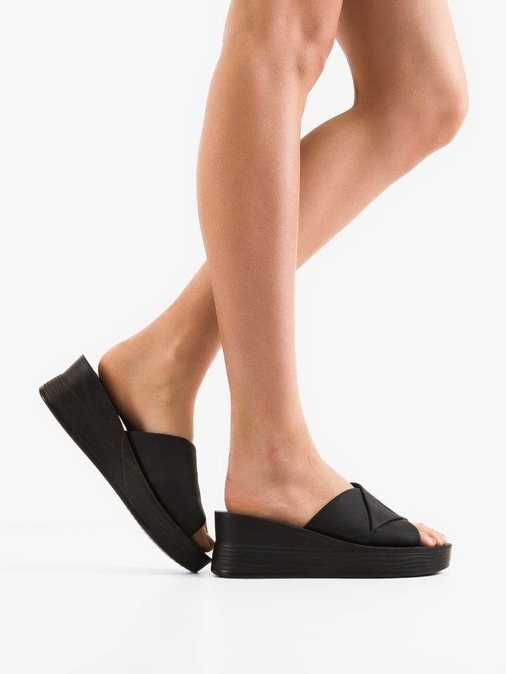 Saboti dama Nasreen Negri