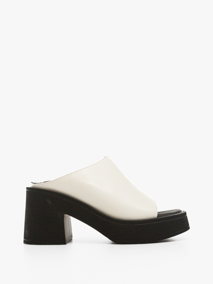 Saboti dama Stanle Negri