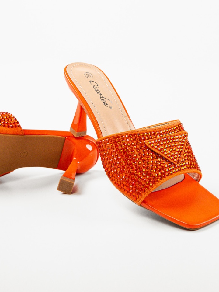 Saboti dama Davila Portocalii