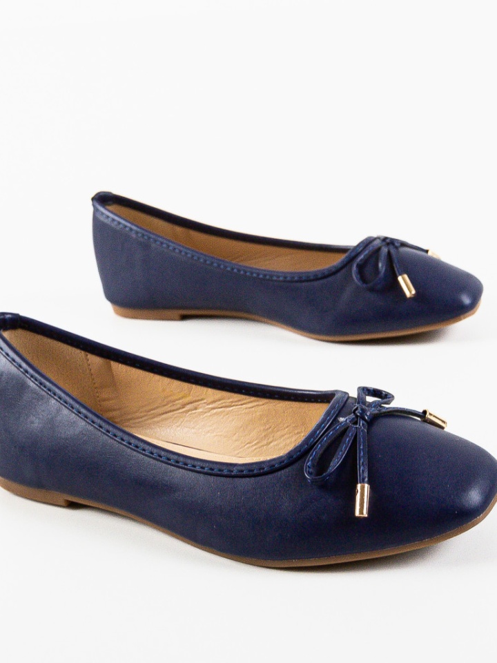 Balerini dama Atur Bej