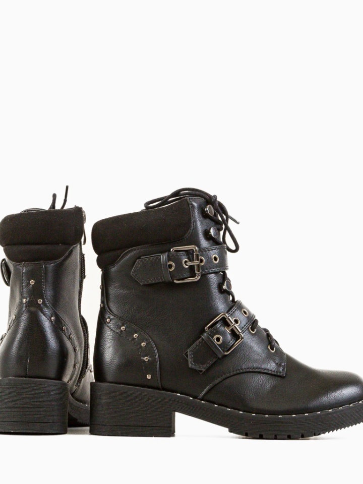 Ghete dama Pariah Negre