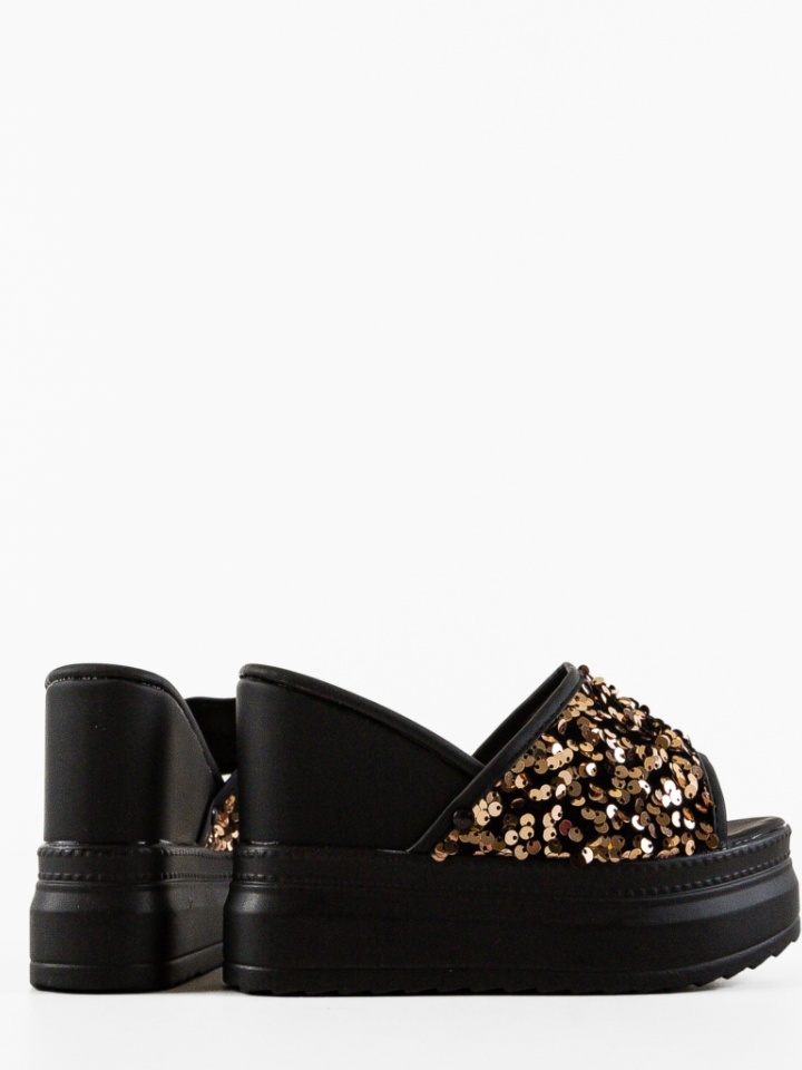 Saboti dama Karuen Albe