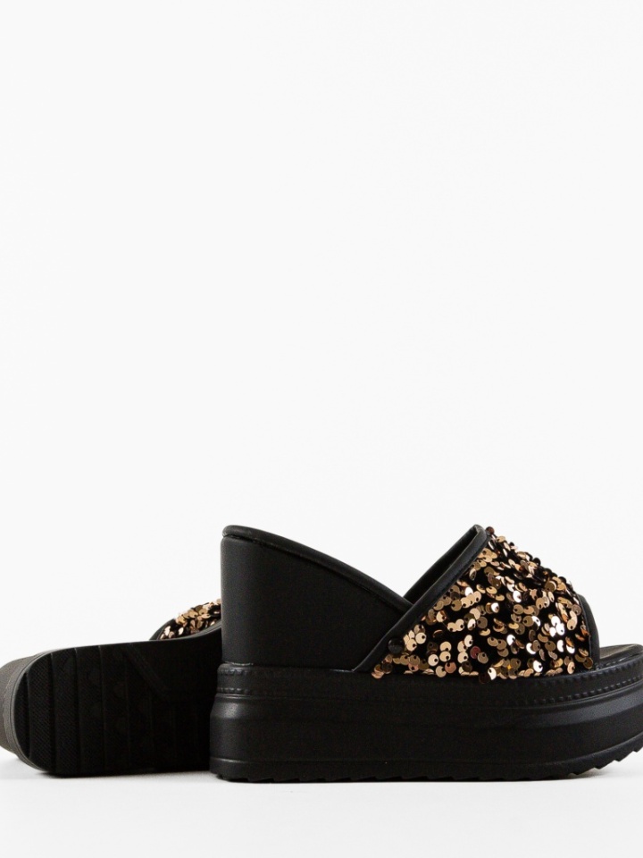 Saboti dama Karuen Albe