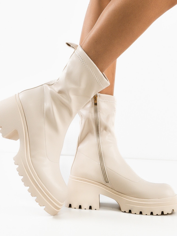 Ghete dama Shobha Bej