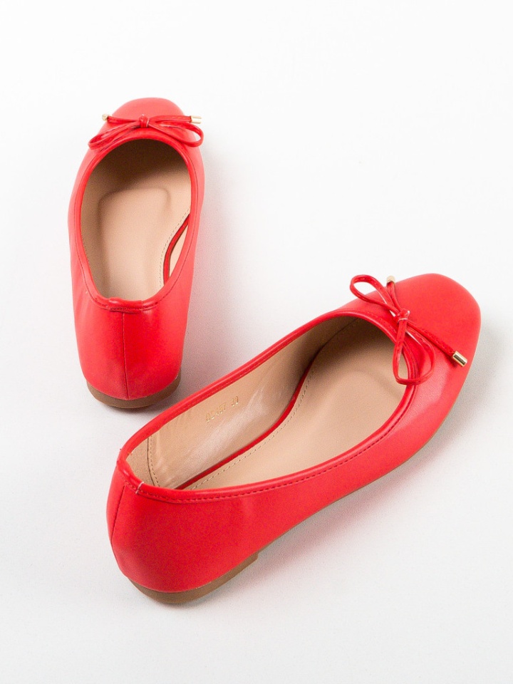 Balerini dama Atur Bej