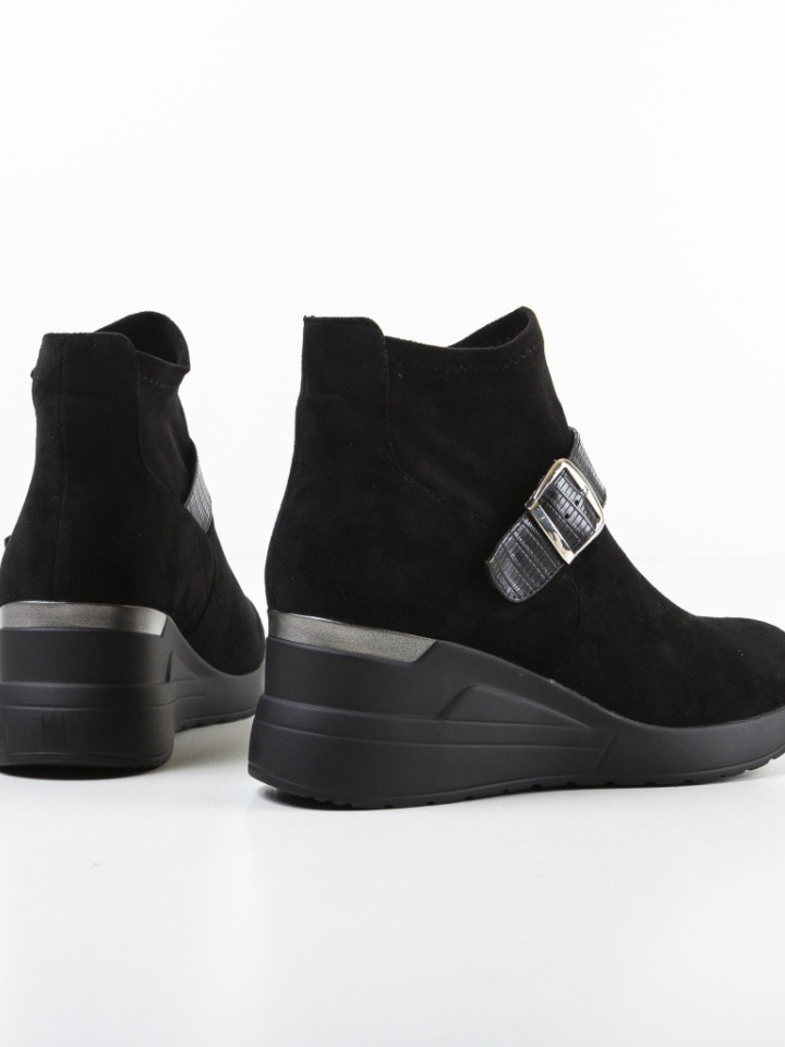 Ghete Cisneros Negre