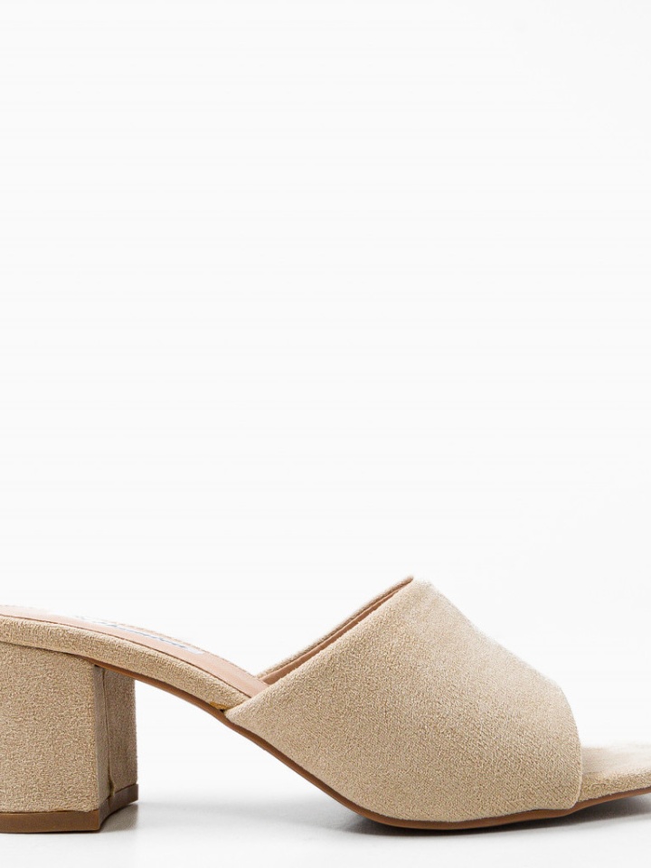 Saboti dama Velia Camel