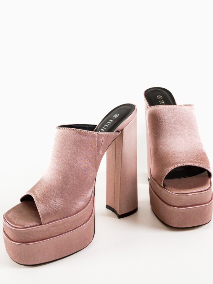 Saboti dama Hirst Roz