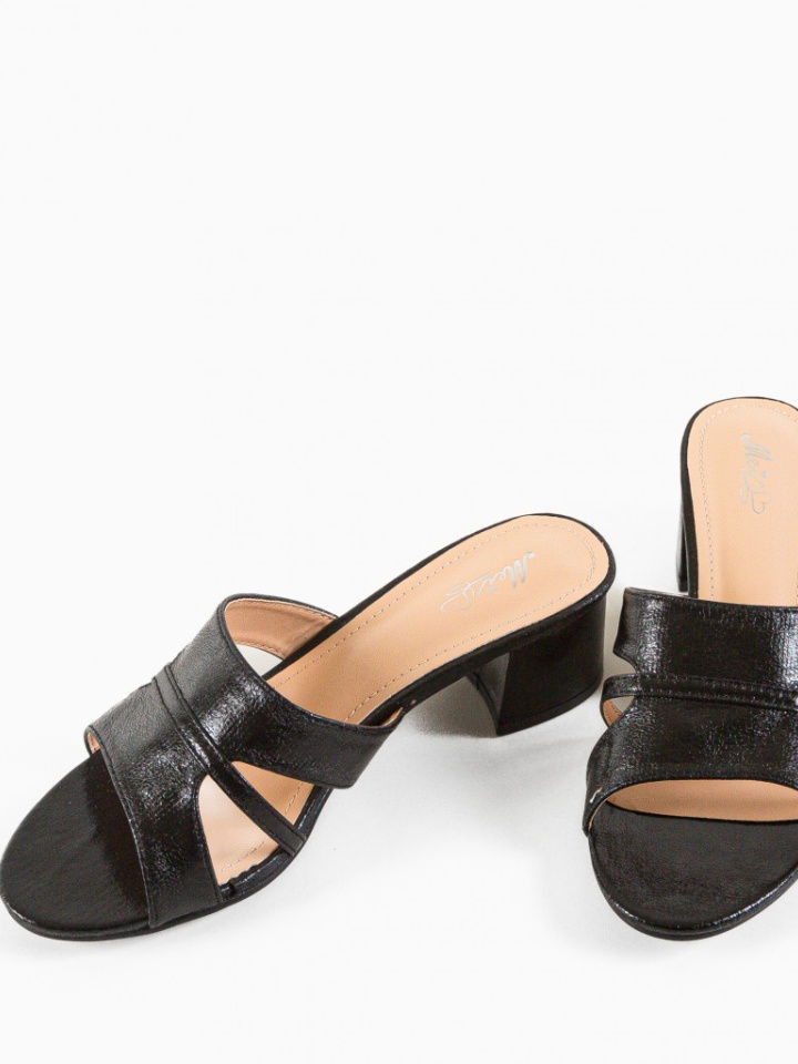 Saboti dama Bishamon Aurii