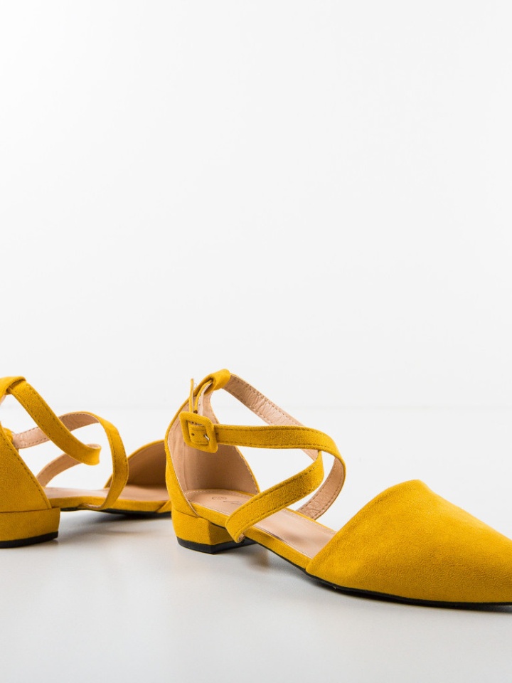 Balerini dama Ewen Galbeni