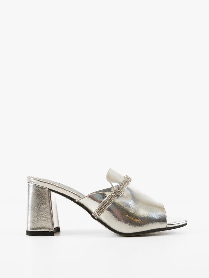 Saboti dama Potts Negri