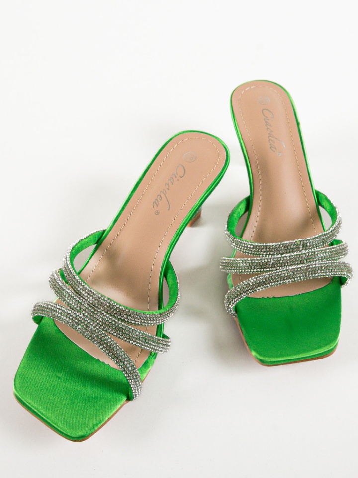 Saboti dama Lupita Verzi