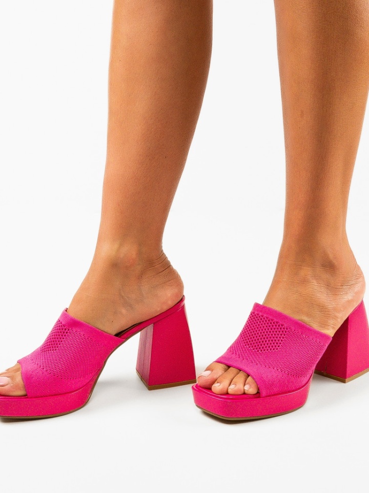 Saboti dama Bolanle Khaki