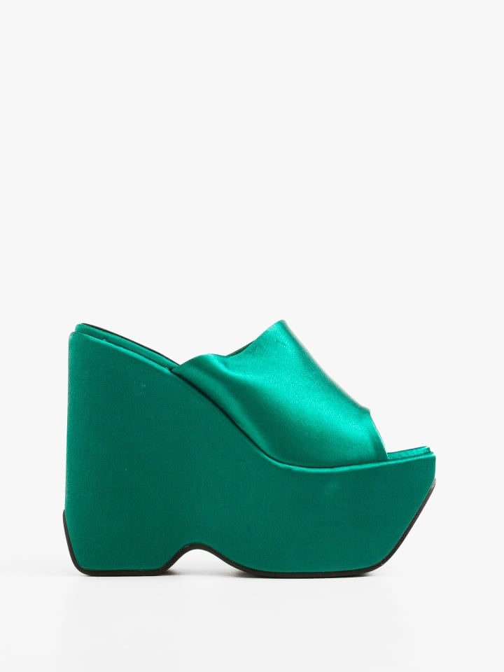 Saboti dama Kayleig Rosii