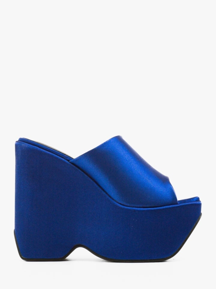 Saboti dama Kayleig Rosii