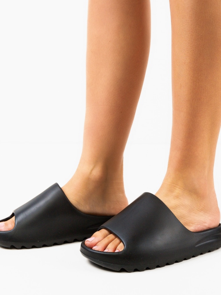 Papuci dama Banuta Negri