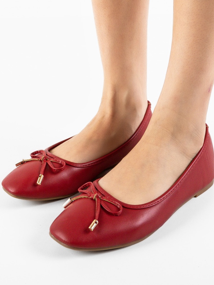 Balerini dama Atur Bej