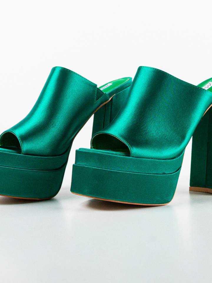 Saboti dama Hirst Roz