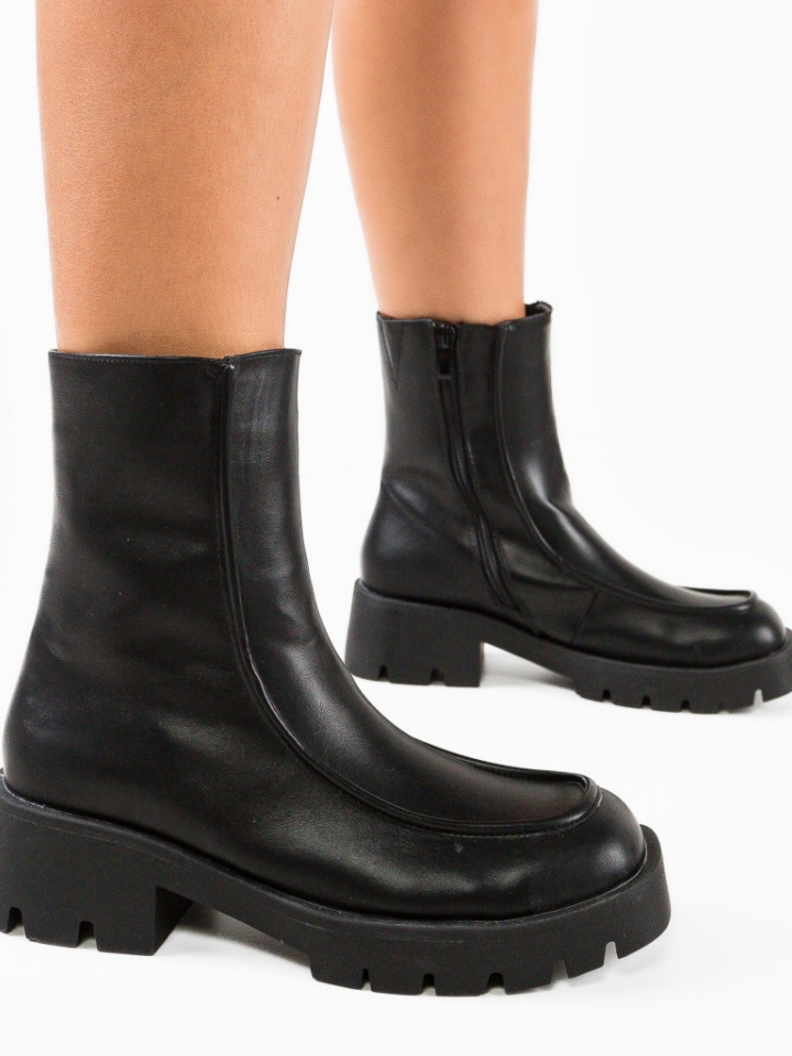 Ghete dama Maise Negre