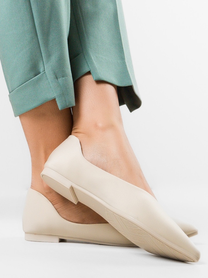 Balerini dama Yndyanka Bej