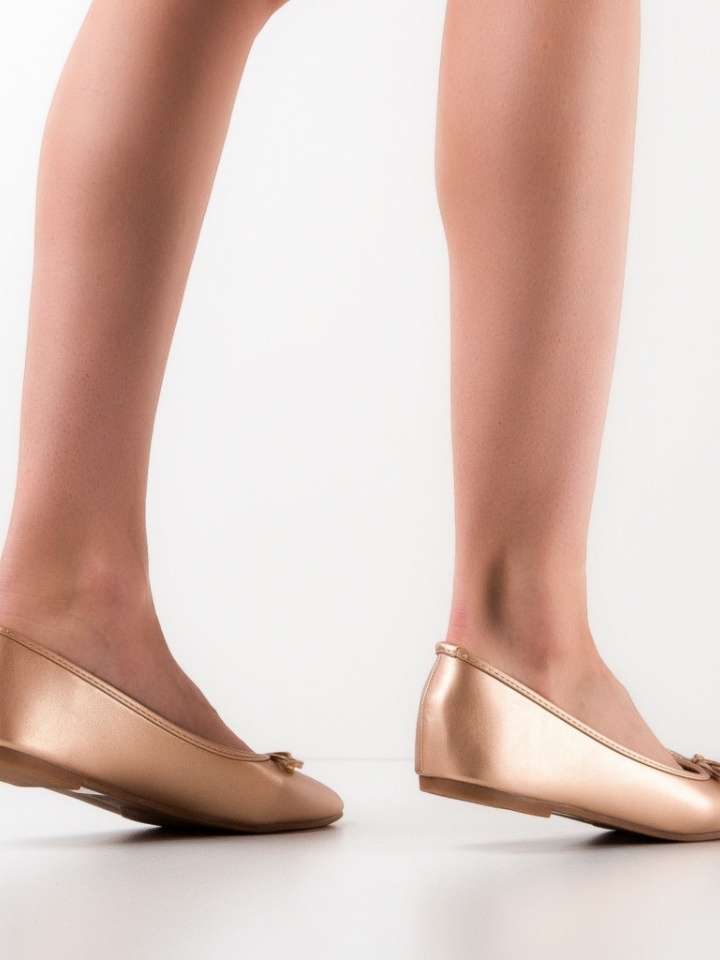 Balerini dama Atur Bej