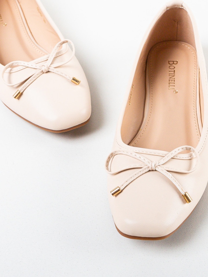 Balerini dama Atur Bej