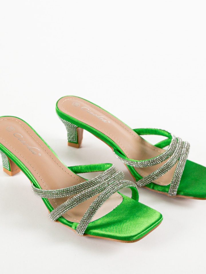 Saboti dama Lupita Verzi