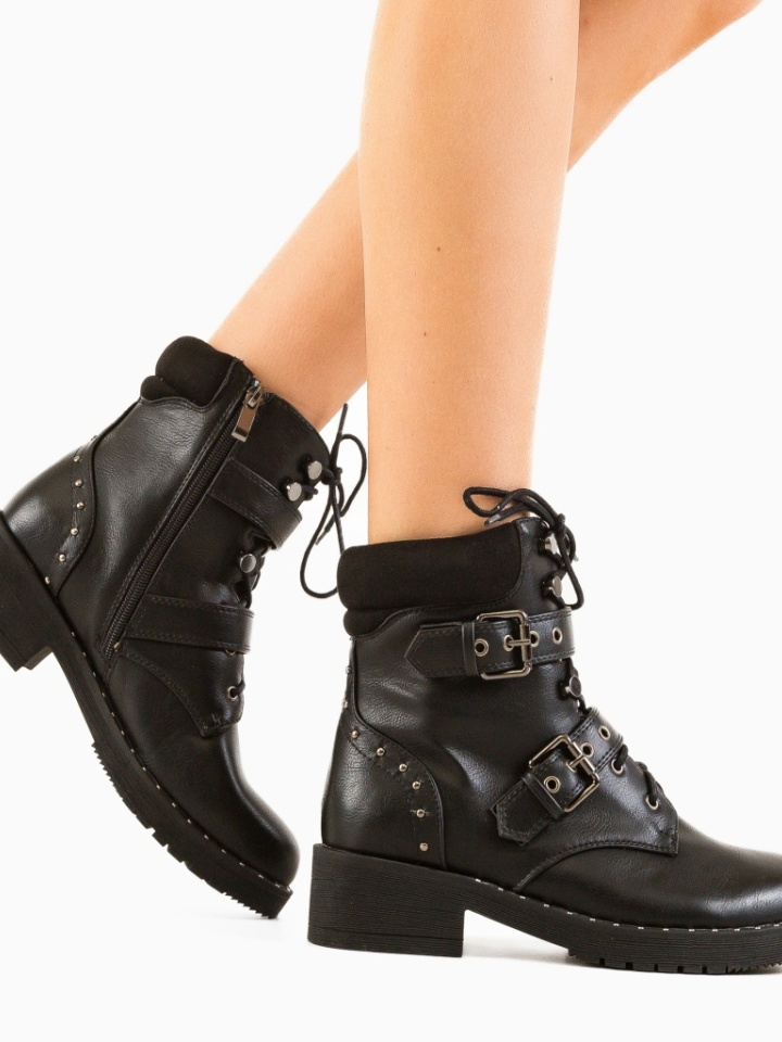 Ghete dama Pariah Negre