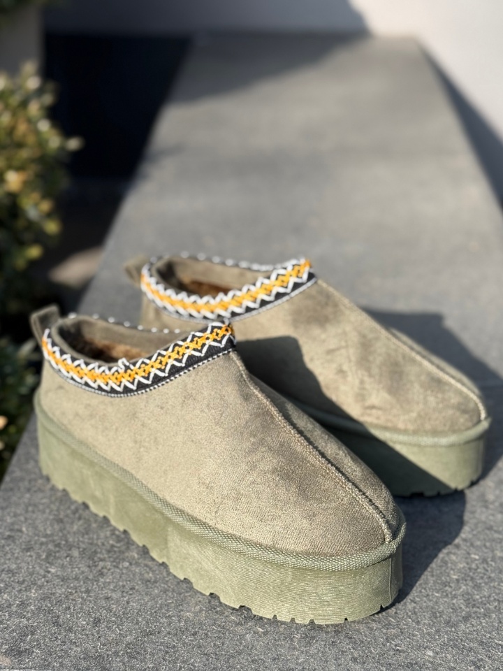 Papuci tip Ug Koba Negre