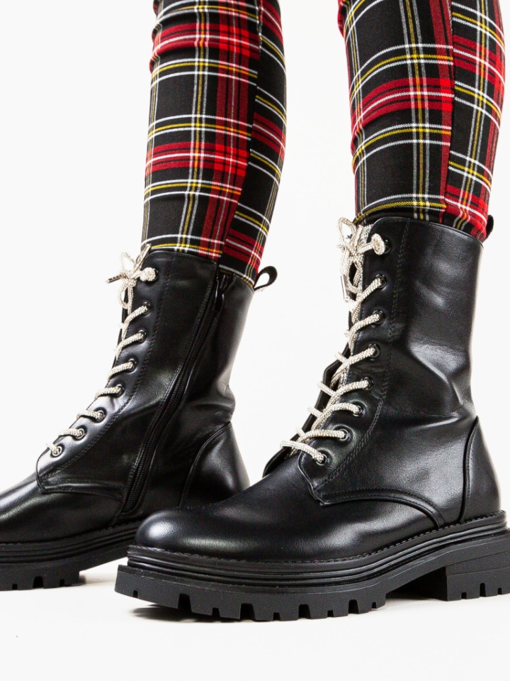 Ghete dama Sahil Negre