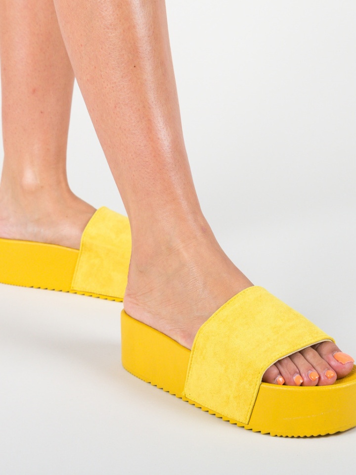 Papuci Escar Galbeni