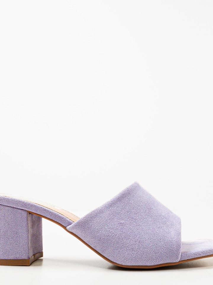 Saboti dama Velia Camel