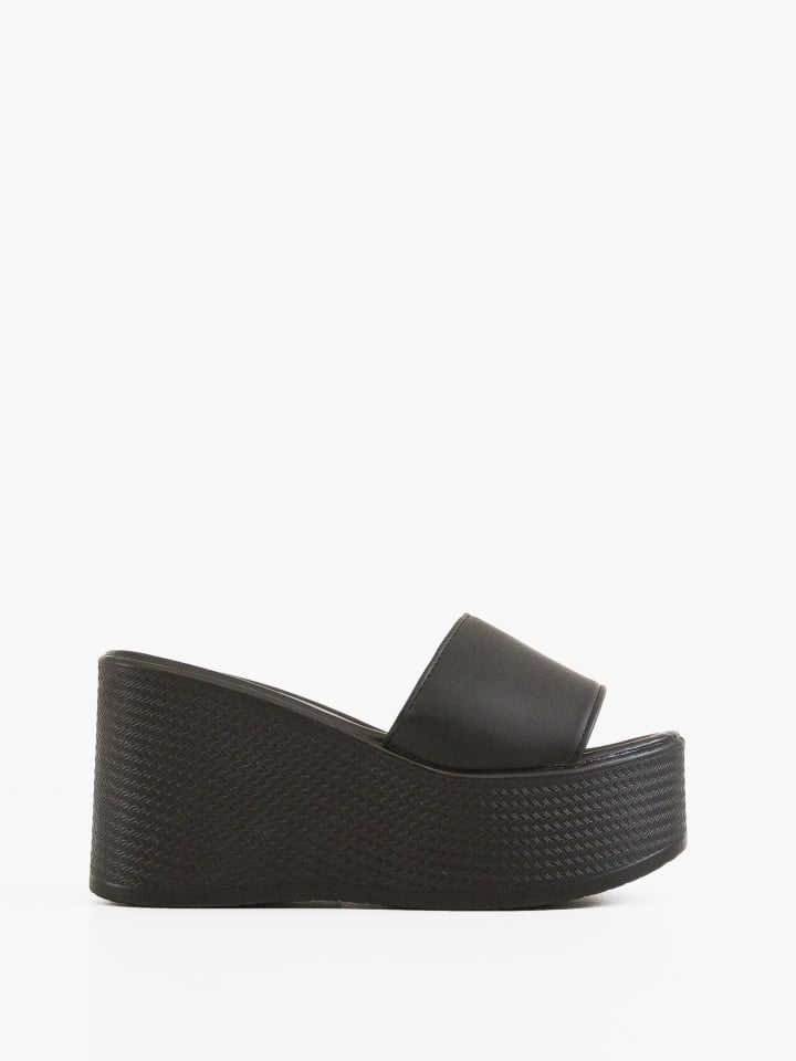 Saboti dama Miela Albi