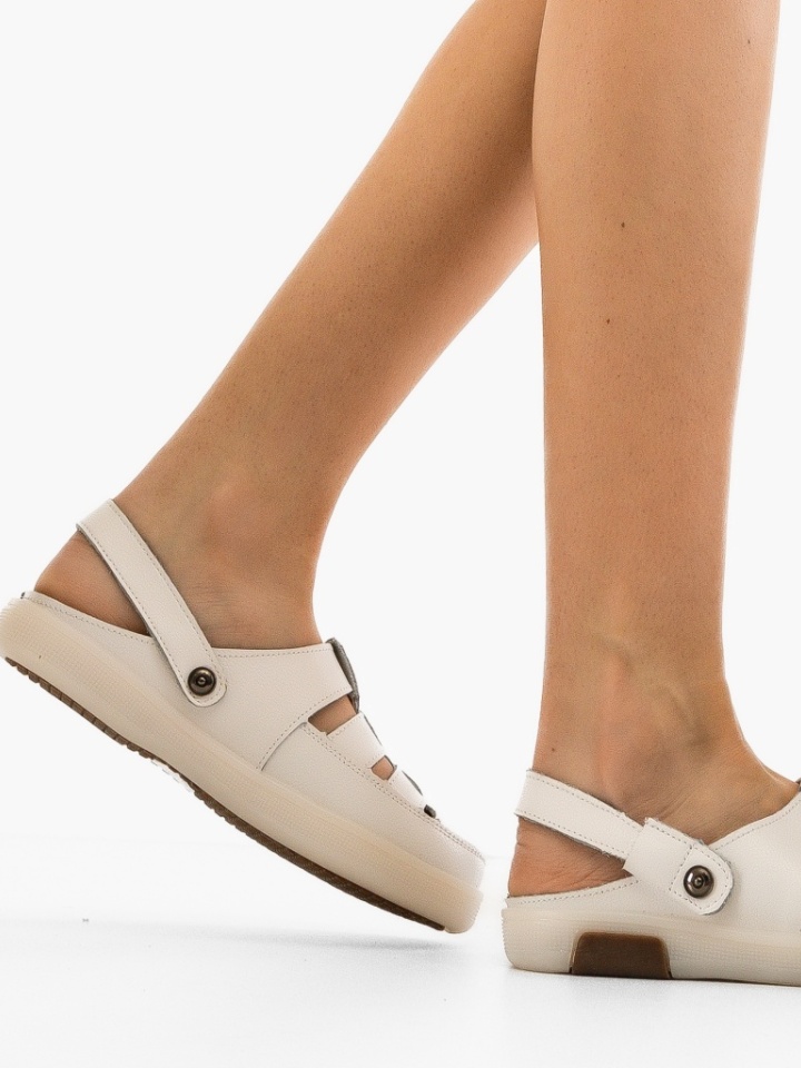 Saboti dama Srobok Bej