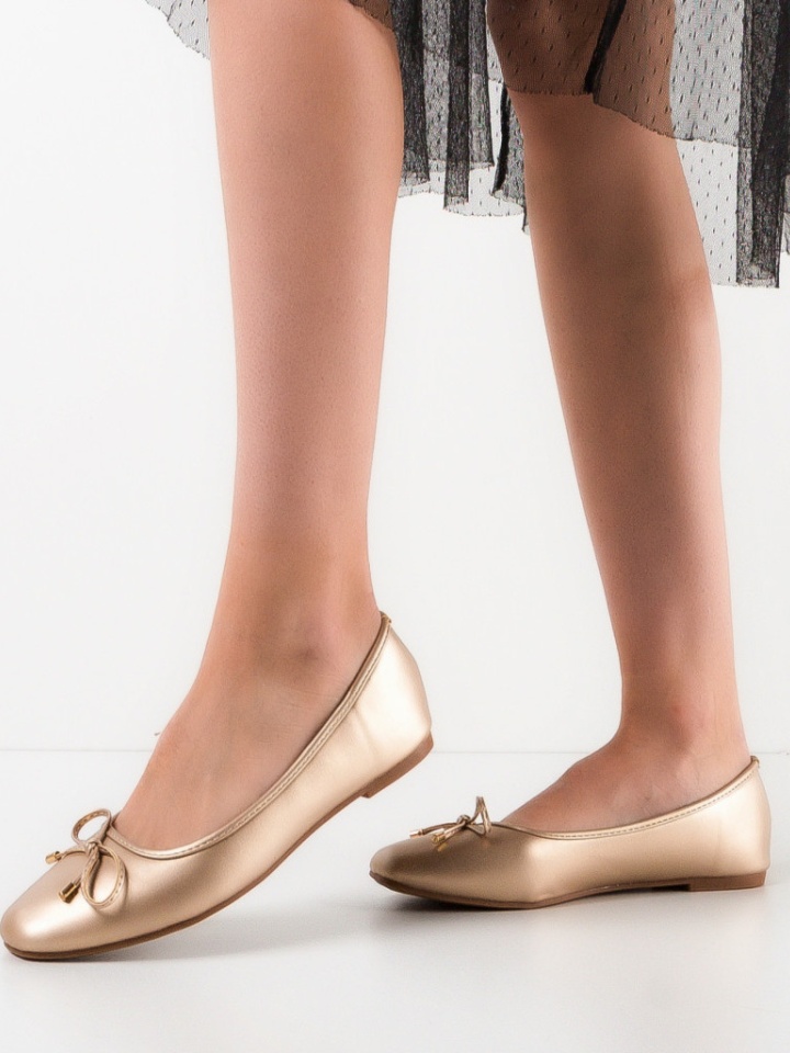 Balerini dama Atur Bej