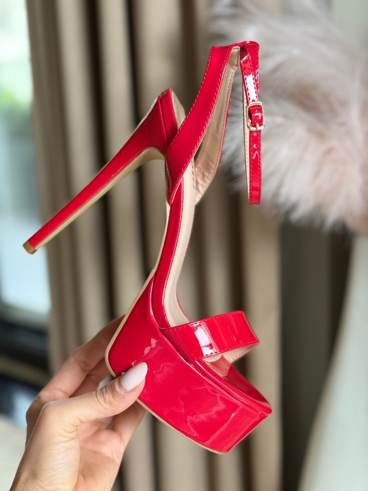 Sandale cu toc Barbys Rosii