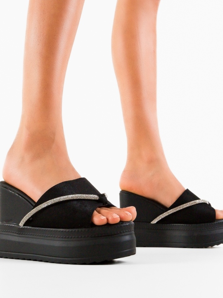 Saboti dama Straken Negri 2