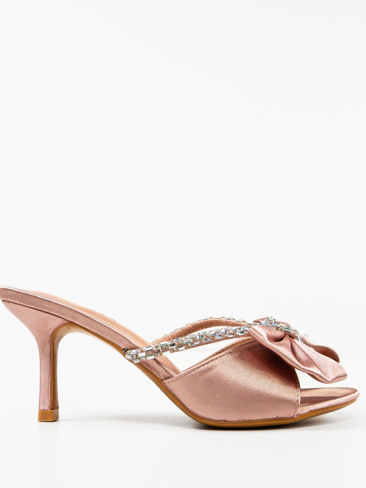 Saboti dama Petroni Roz