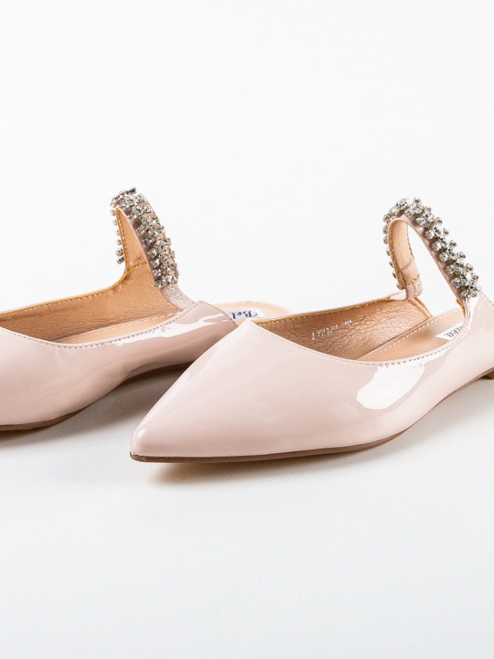 Saboti dama Kien Bej