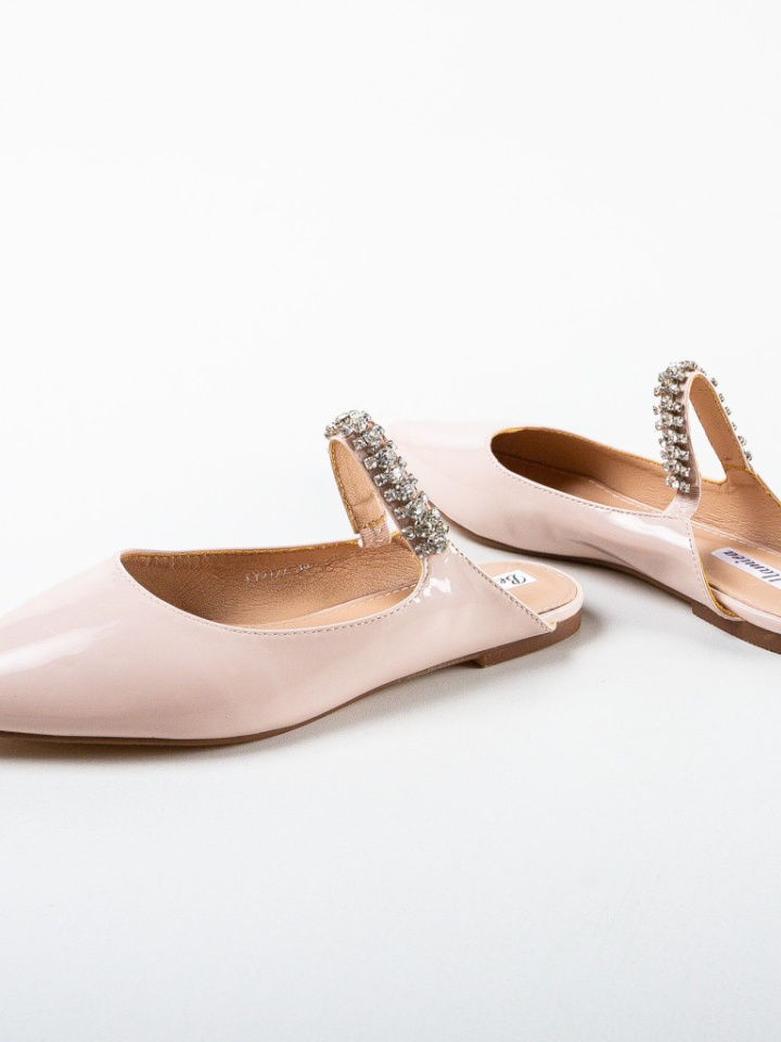 Saboti dama Kien Bej