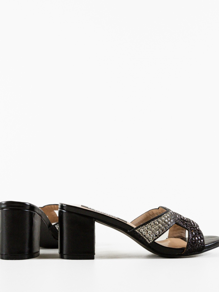 Saboti dama Schermer Negri