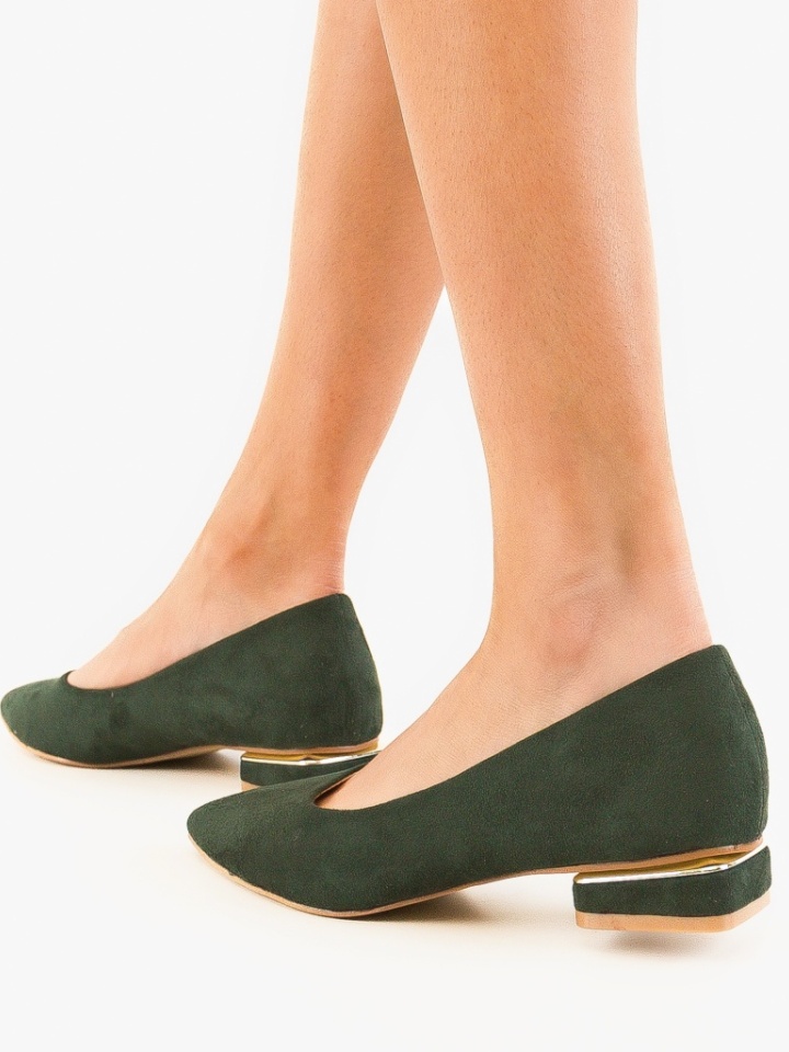 Balerini dama Chira Negri