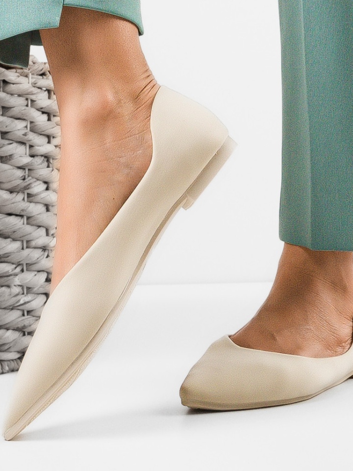 Balerini dama Yndyanka Bej