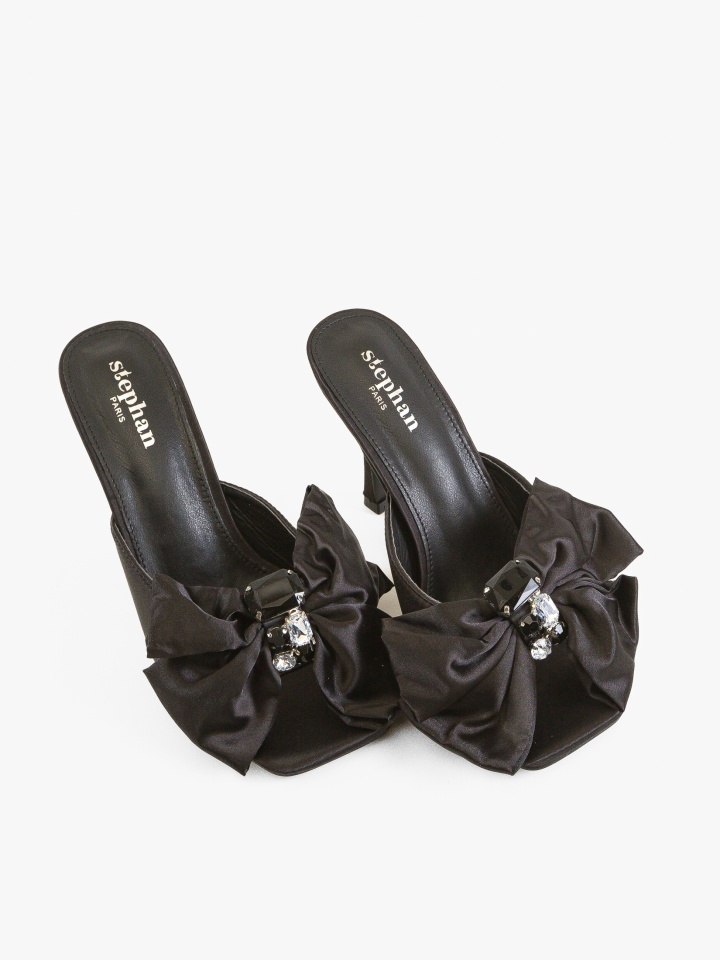 Saboti dama Paige Negri