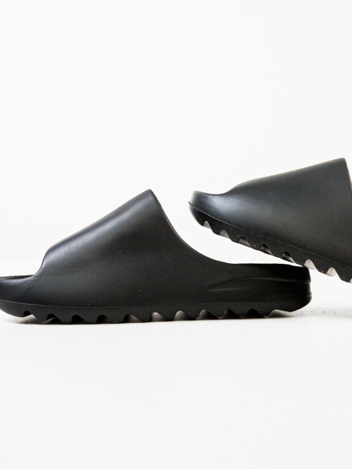 Papuci dama Banuta Negri