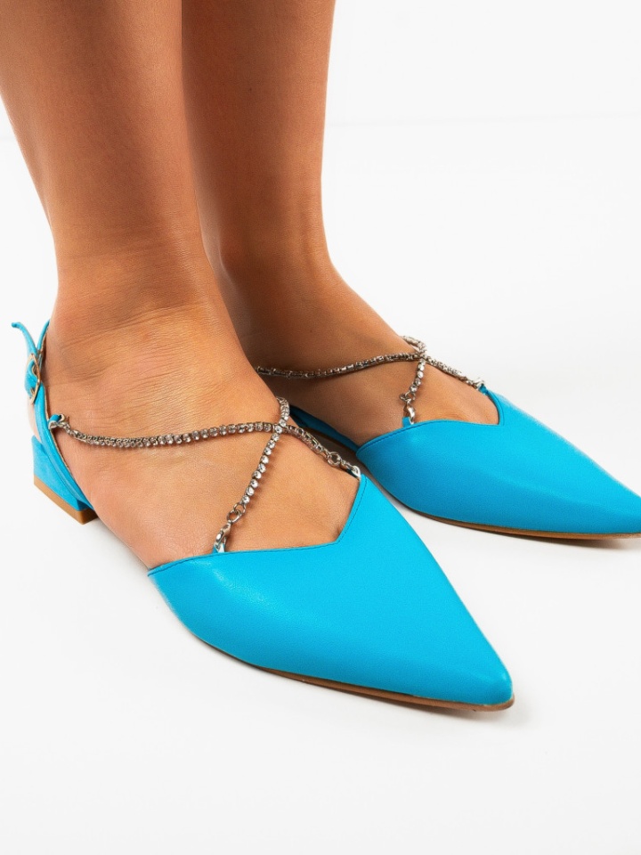 Balerini dama Zaharia Albastri